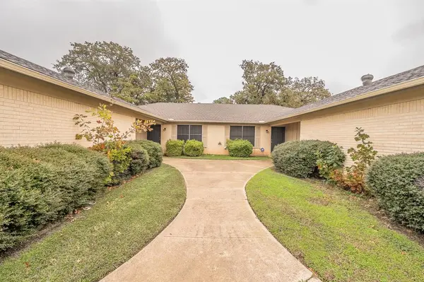 512 Billie Ruth Lane,  Hurst,  TX 76053