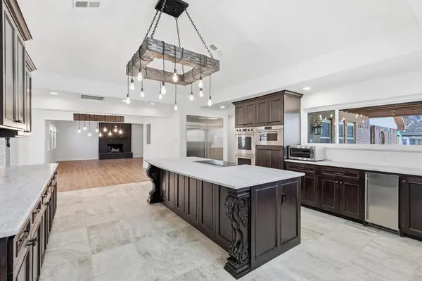 913 Ashland Court, Mansfield, TX 76063