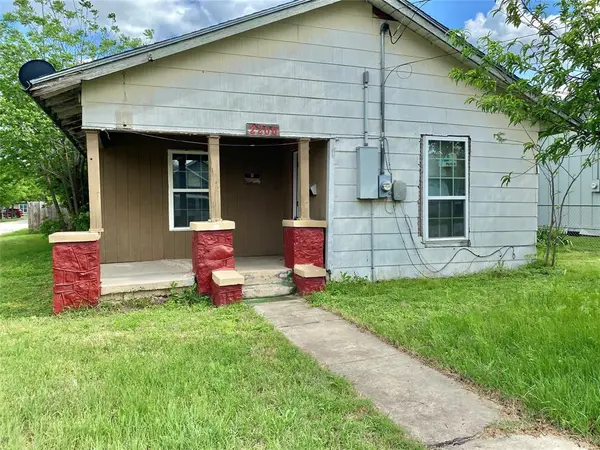 2200 Avenue C, Brownwood, TX 76801
