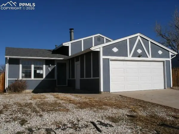 2315 Newcastle DR, Pueblo, CO 81008