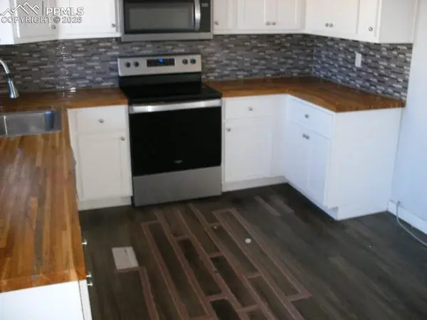 2315 Newcastle DR, Pueblo, CO 81008