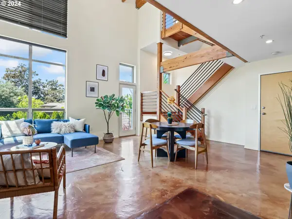 2021 SE CLINTON ST #201, Portland, OR 97202