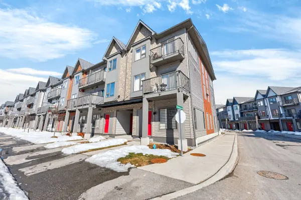 2635 William Jackson DR #415, Pickering, ON L1X 0L4