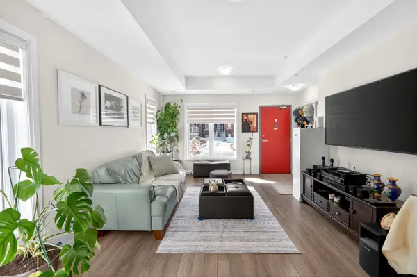 2635 William Jackson DR #415, Pickering, ON L1X 0L4