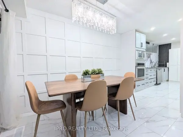 52 Vodden CT, Brampton, ON L6V 2V7