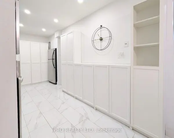 52 Vodden CT, Brampton, ON L6V 2V7