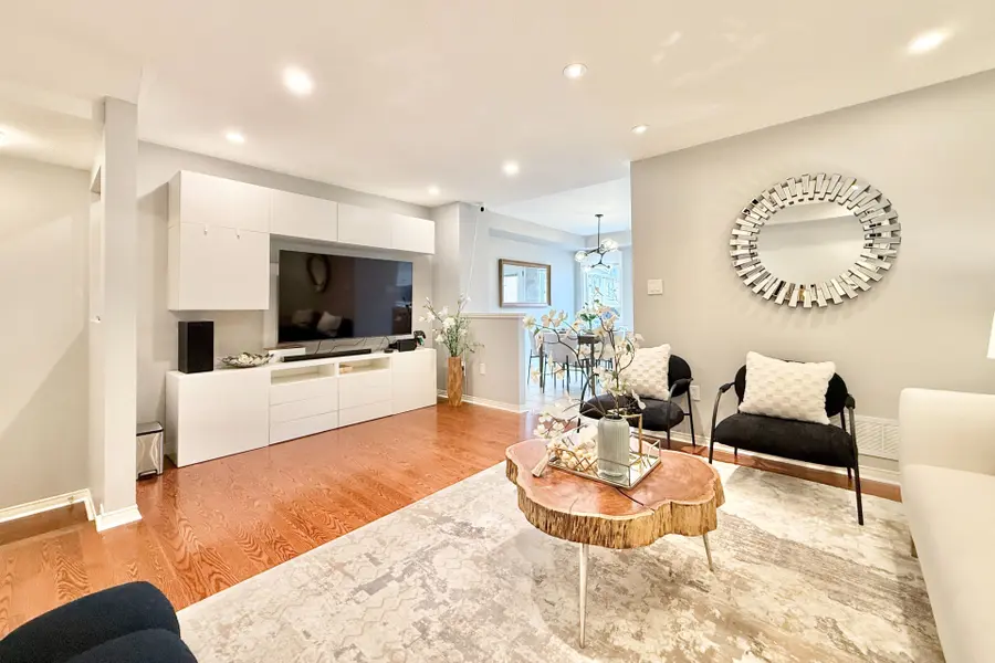 46 Revelstoke CRES, Richmond Hill, ON L4B 4T2