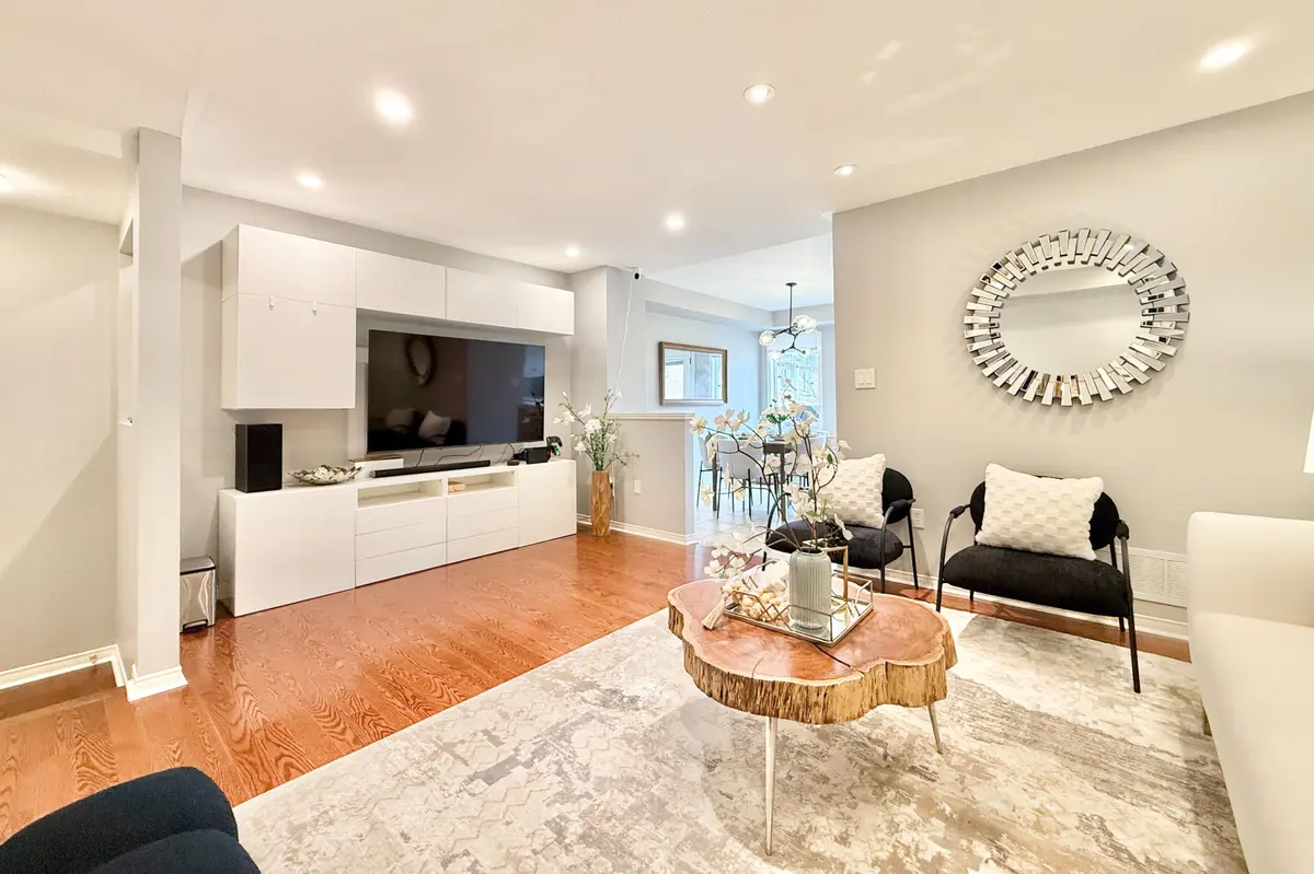 46 Revelstoke CRES, Richmond Hill, ON L4B 4T2