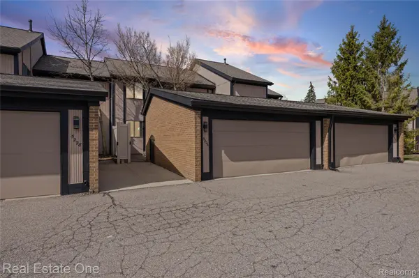 5226 Brett CT, West Bloomfield Charter Township, MI 48322