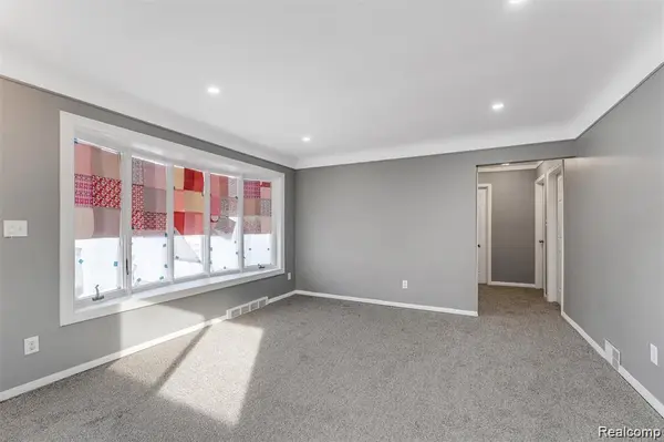 8245 Roosevelt ST, Taylor, MI 48180