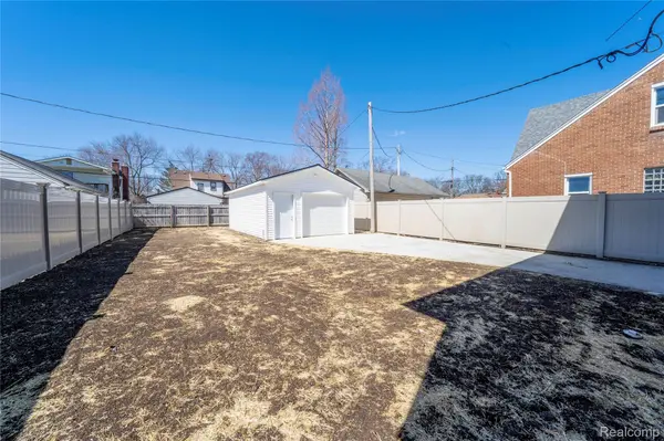 1850 21st ST, Wyandotte, MI 48192