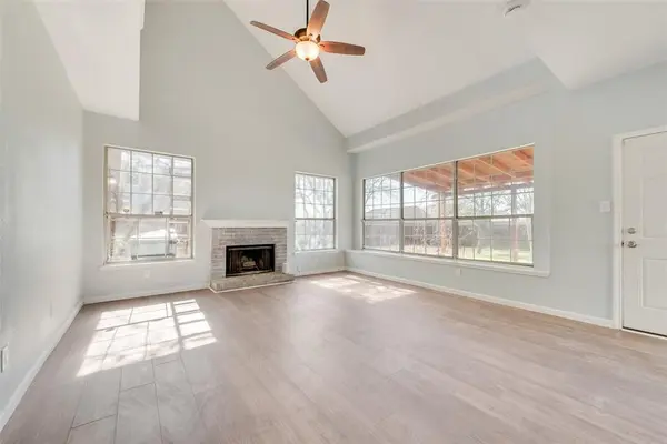 349 Pebblebrook Lane, Glenn Heights, TX 75154