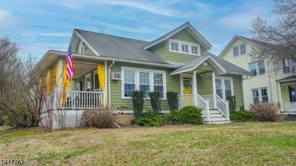 17 Main St, Lebanon Boro, NJ 08833