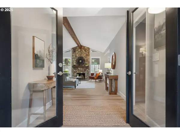 11380 SW FOOTHILL DR, Portland, OR 97225