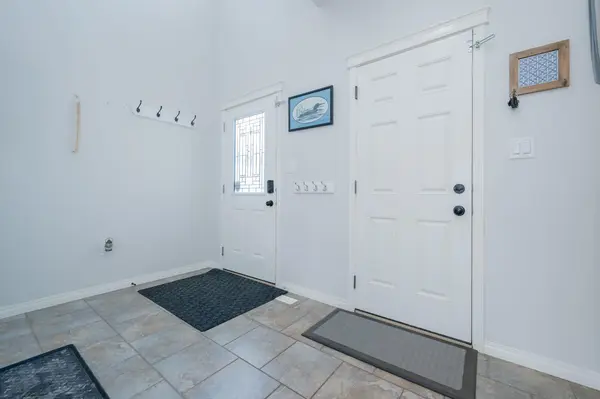 8905 71 AVE, Grande Prairie, AB T8X 0E1