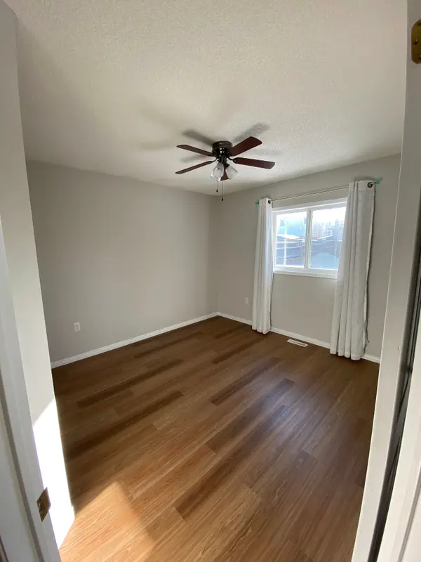 55 Athabaska RD, Barrie, ON L4N 8E8