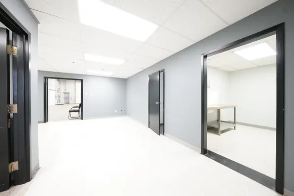 5100 South Service RD #42-43, Burlington, ON L7L 6A5