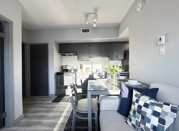 275 Larch ST #F504, Waterloo, ON N2L 3R2