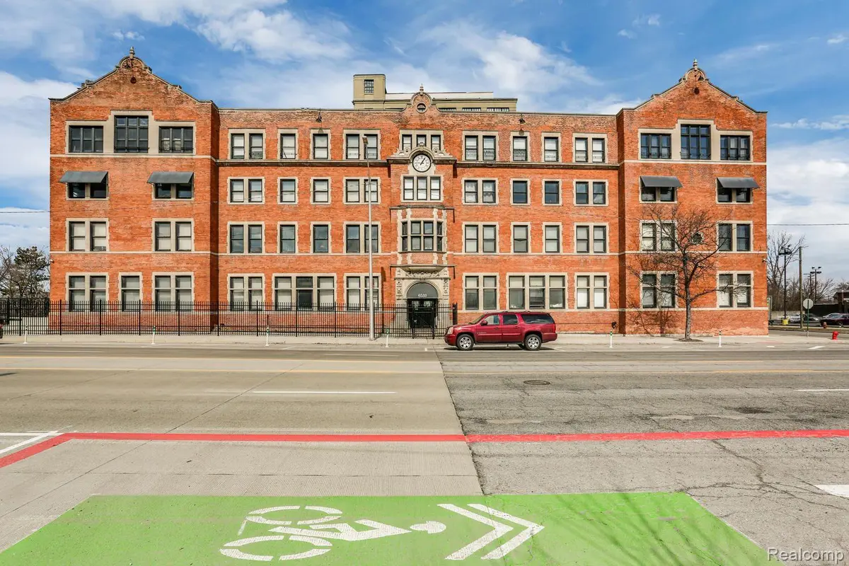 6533 E Jefferson AVE #431, Detroit, MI 48207