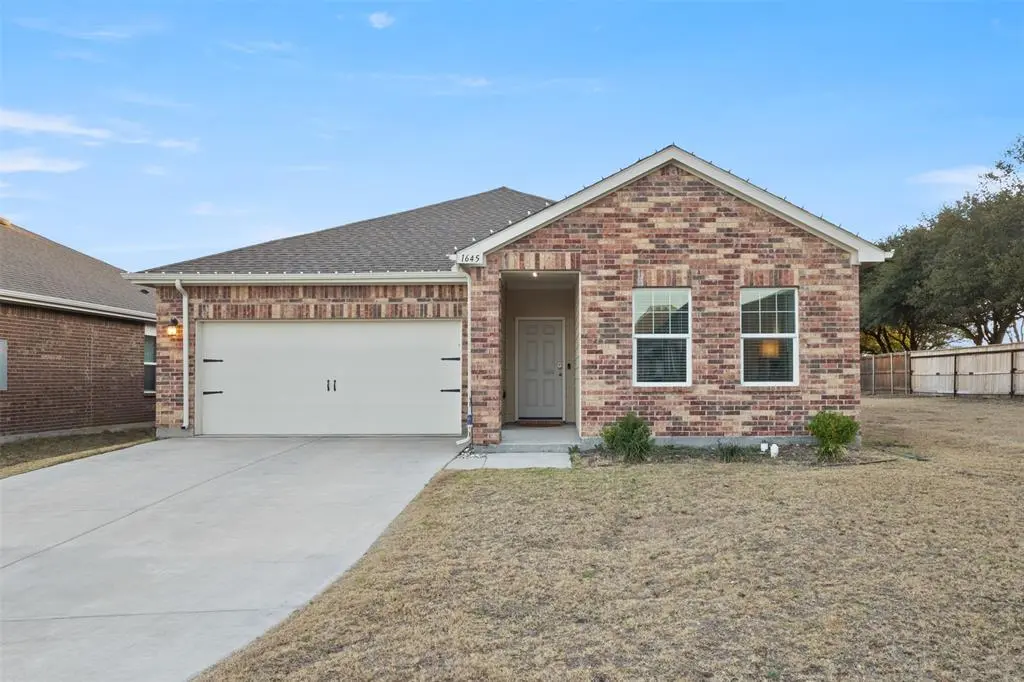1645 Shadow Hawk Drive, Fort Worth, TX 76052