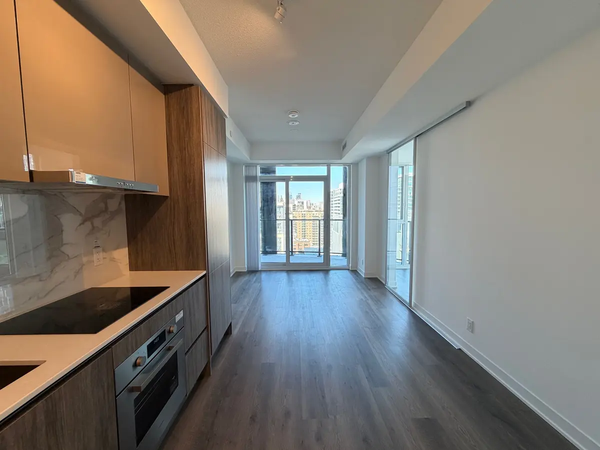 180 Front ST E #1803, Toronto C08, ON M5A 0A9