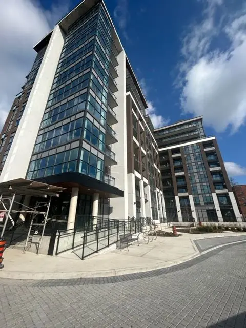 25 Neighbourhood LN #207, Toronto W07, ON M8Y 0C4