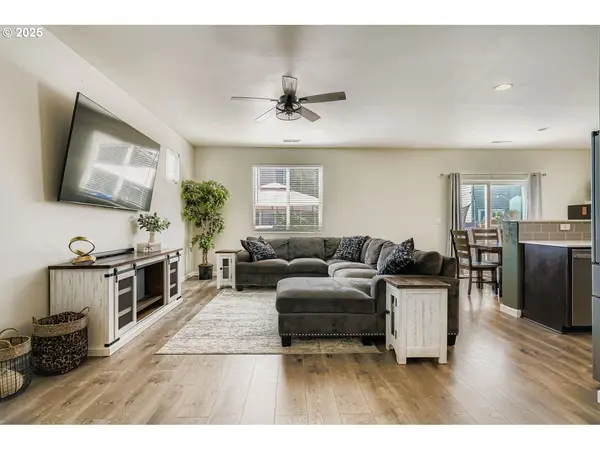 900 BEAR CREEK DR, Molalla, OR 97038