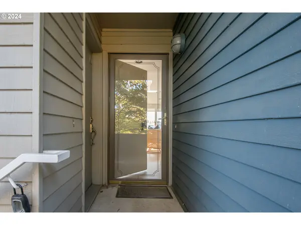 178 N HAYDEN BAY DR, Portland, OR 97217