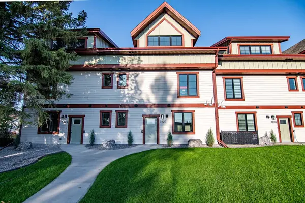 5024 48 ST, Rocky Mountain House, AB T4T 1C1