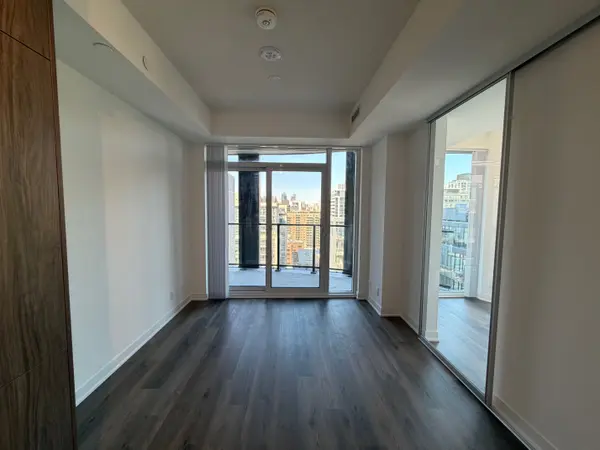 180 Front ST E #1803, Toronto C08, ON M5A 0A9