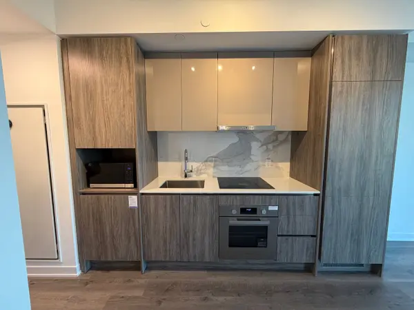 180 Front ST E #1803, Toronto C08, ON M5A 0A9