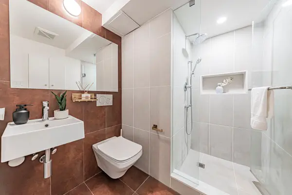 10 Queens Quay W #1107, Toronto C01, ON M5J 2R9