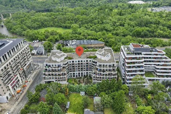 25 Earlington AVE #507, Toronto W08, ON M8X 3A3