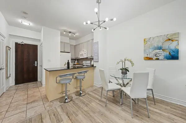 25 Earlington AVE #507, Toronto W08, ON M8X 3A3