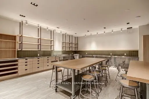 2485 Eglinton AVE W #1213, Mississauga, ON L5M 2T1