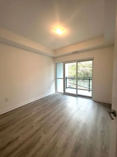 25 Neighbourhood LN #207, Toronto W07, ON M8Y 0C4