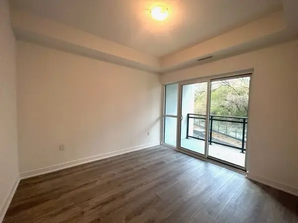 25 Neighbourhood LN #207, Toronto W07, ON M8Y 0C4