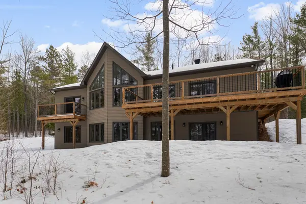 424 Lakewoods DR, Madawaska Valley, ON K0J 1B0
