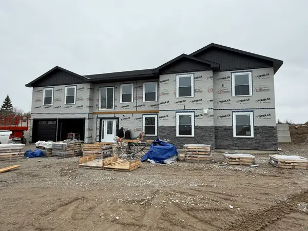 2467 Queen Mary ST, Cavan Monaghan, ON L0A 1C0