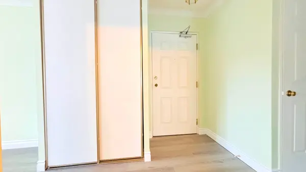 300 KEATS WAY ##207, Waterloo, ON N2L 6E6