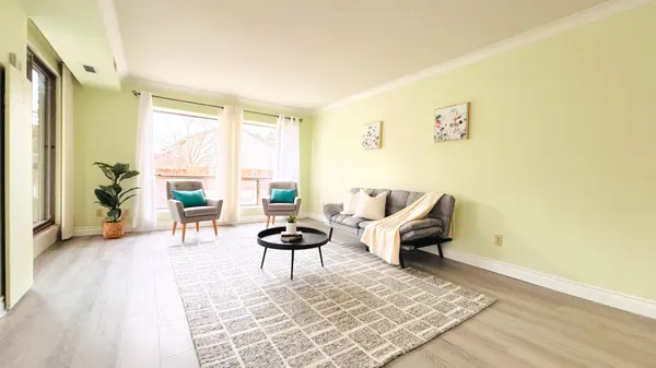 300 KEATS WAY ##207, Waterloo, ON N2L 6E6