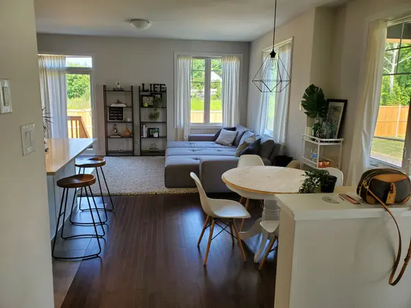 1018 Cedar Creek DR, Blossom Park - Airport And Area, ON K1X 0G4