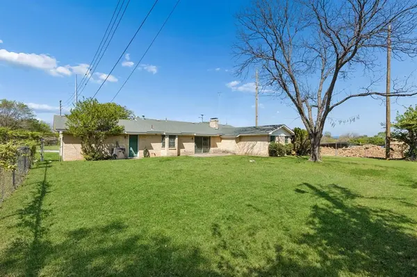 6028 Truman Drive, Fort Worth, TX 76112