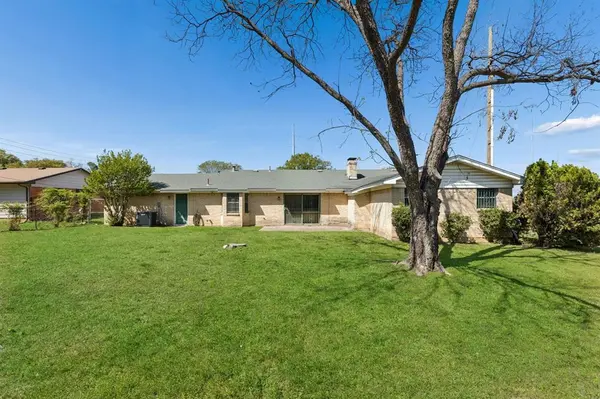 6028 Truman Drive, Fort Worth, TX 76112