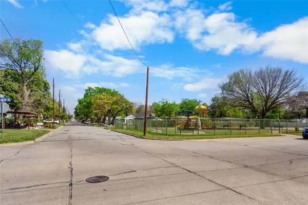 2912 Pueblo Trail, Lake Worth, TX 76135