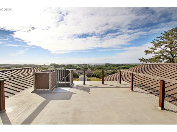 35302 I PL, Ocean Park, WA 98640