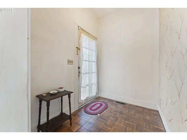 642 CLARK ST, North Bend, OR 97459