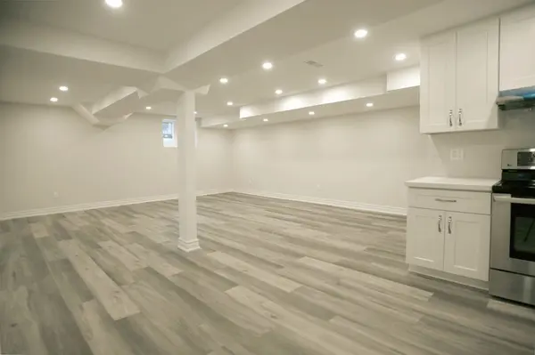 5 Southvale (Basement) DR, Vaughan, ON L6A 0X2