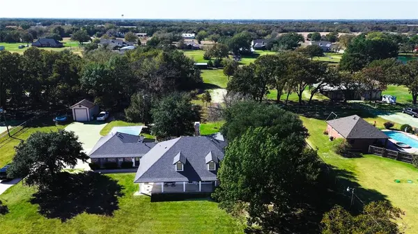 1246 Meadow Way, Terrell, TX 75160