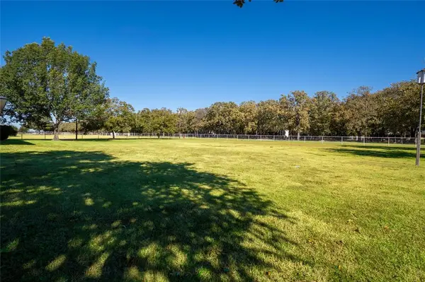 1246 Meadow Way, Terrell, TX 75160